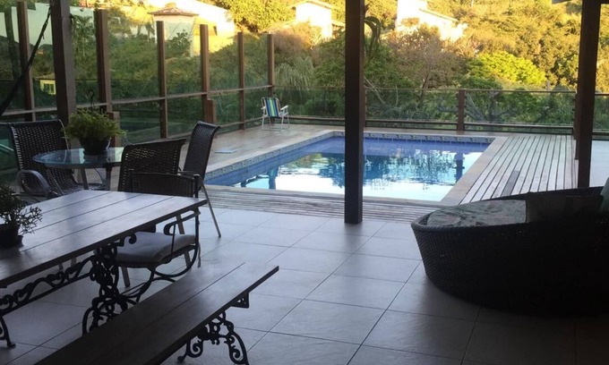 Brava House | Cozy Linda Casa Brava Beach: Steps to Stones Street Awaits