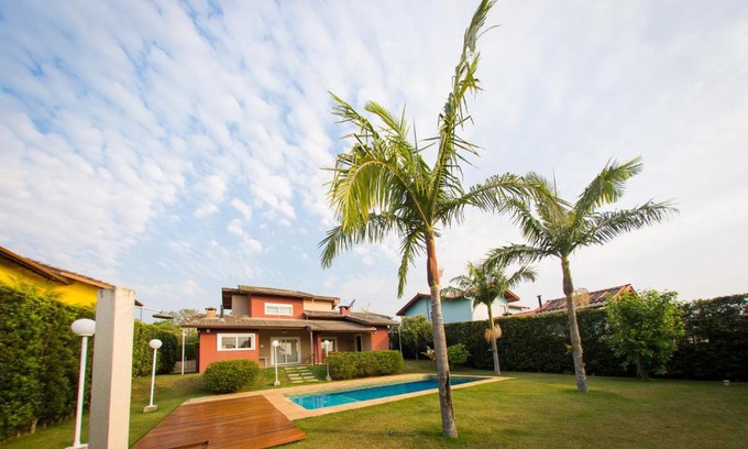 Bom Jesus dos Perdoes House | Experience Linda Casa de Campo: Pet-Friendly & Oceanfront Stay