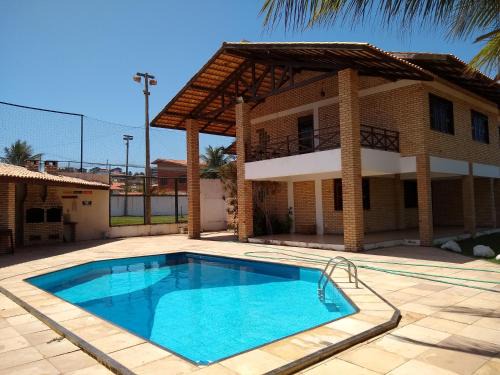 Porto das Dunas House | Linda Casa: Perfect Family Getaway Near Beach Park