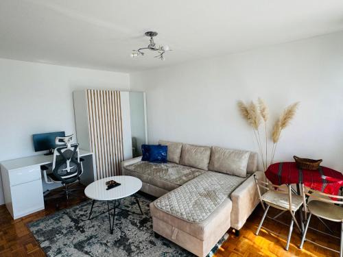 Novo Sarajevo Apartment | Top-Rated Del Apartment Sarajevo with Free Parking