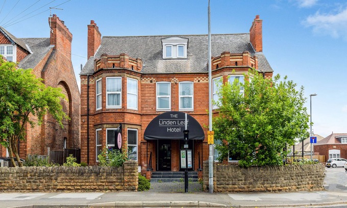 Beeston Apartment | Budget-Friendly Stay at Linden Grove Apartments with Breakfast