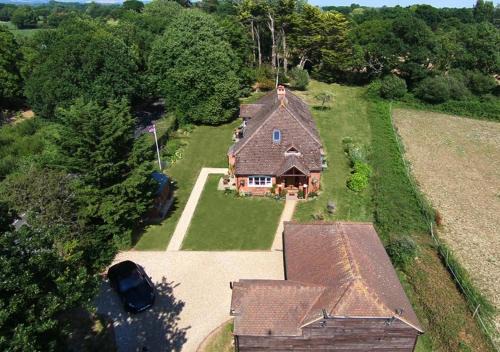 West Wittering House | Top-Rated Linden House with Ocean View and Hot Tub