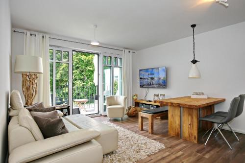 Heiligendamm Apartment | Discover Linden-Palais Wohnung 25: Pet-Friendly Retreat