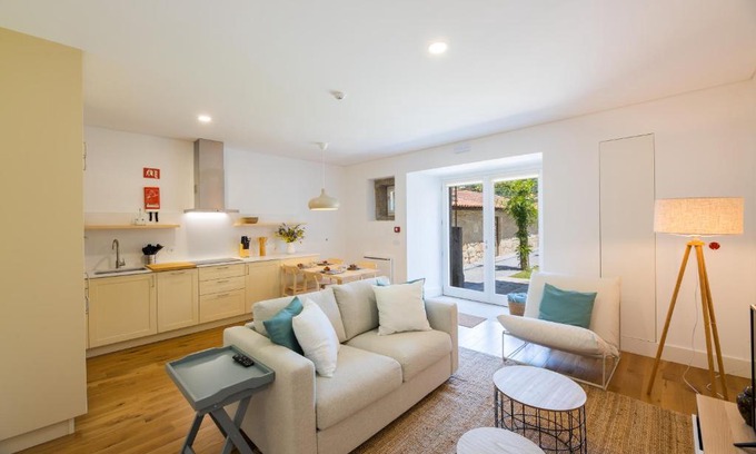 Caldelas Apartment | Discover Linden Tree House A and B: Oceanfront Retreat Awaits