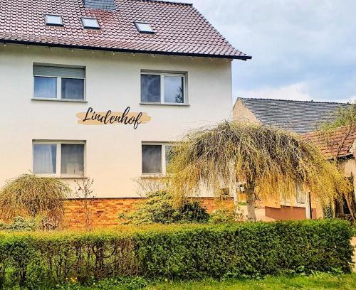 Falkenberg House | Pet-Friendly Stay at Lindenhof Falkenberg with Breakfast