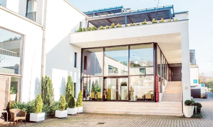 Damme Hotel | Discover Lindenhof Hotel Tepe: Pet-Friendly Retreat