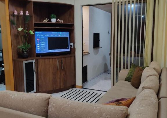 Andorinha Apartment | Ideal Getaway at Lindo Ap in Meia Praia's Heart