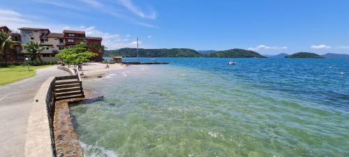 Bracui Apartment | Seaside Apartment with Private Beach and Ocean View