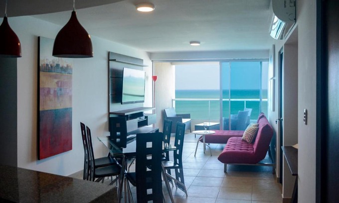Salinas Apartment | Beautiful Oceanfront Apartment at Torre Oceánica