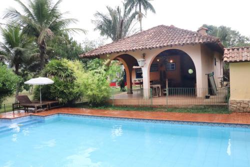 Rio Novo House | Relax at a Family-Friendly Pool Retreat in Rio Novo