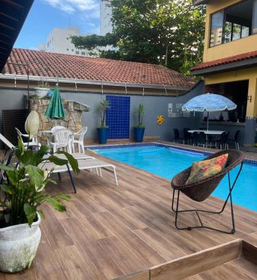 Mongagua House | Beautiful Lindo Sobrado Amarelo - Steps from the Beach