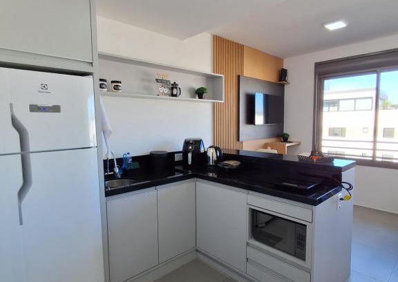 Cidade Baixa Apartment | Inviting Studio with Rooftop Ocean View at JP Redenção