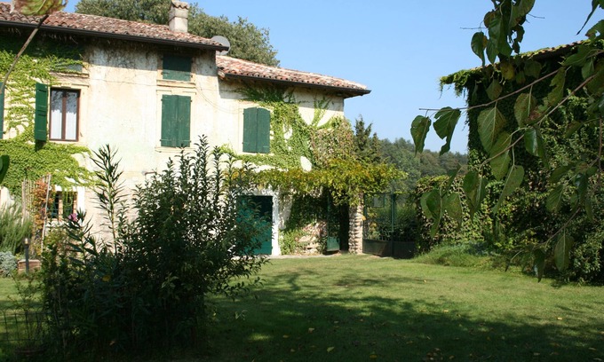 Valeggio sul Mincio House | Idyllic Lindoro Apartment with Garden Near Peschiera del Garda