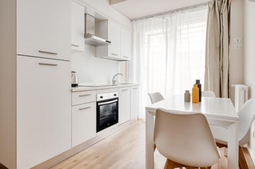 Navigli Apartment | Line & Light