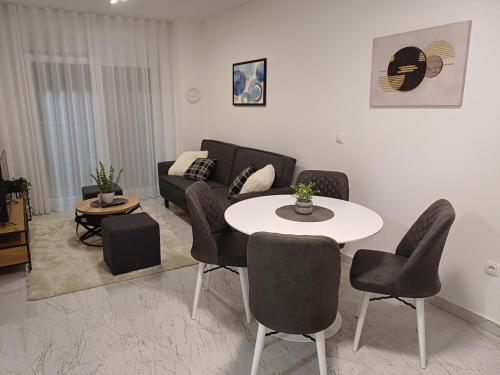 Satnica Đakovacka Apartment | Kid-Friendly Getaway at Linea with Great Guest Ratings