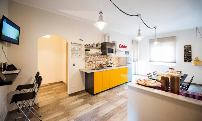 Naples Apartment | Discover Linea1 B&B: Family-Friendly Retreat with Breakfast