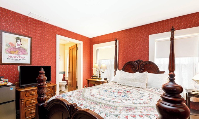 Galena Hotel | Historic Linen&Stone Inn Unit 2: Steps from Main St.