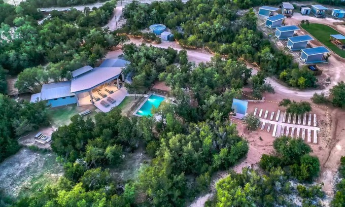 Dripping Springs Hotel | Discover The Liney Moon: Hill Country Retreat with Pool & Fun