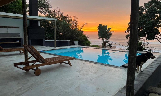 Port St Johns Apartment | Rustic Linga Futhi Beach Cottages with Oceanfront Views