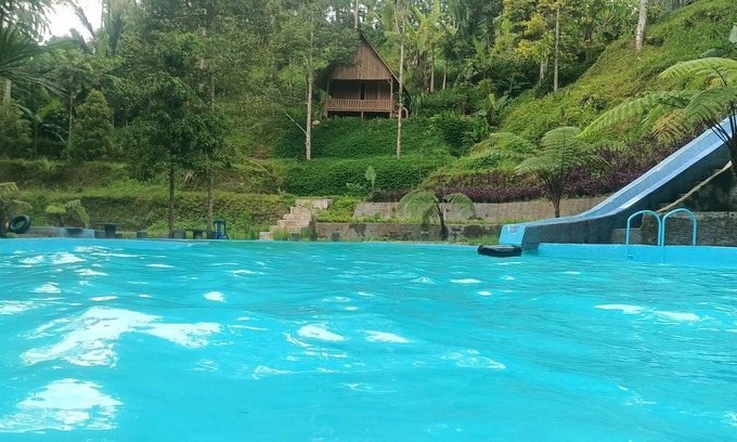 Tetebatu House | Relax at Lingkung Park Tetebatu with Oceanfront Amenities
