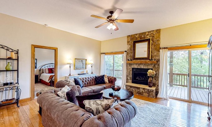 Whittier Apartment | Unforgettable Stay at Link Vacation - Rated 9.5/10