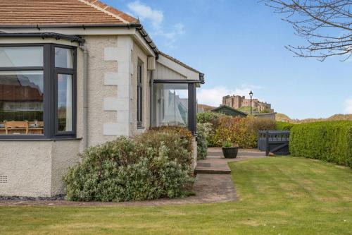 Bamburgh House | Links Cottage - Bamburgh