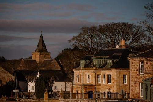 Dornoch Hotel | Eco-Friendly Stay at Links House with Ocean View & Hot Tub