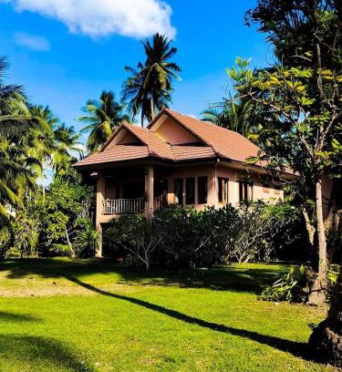 Thong Krut Apartment | Oceanfront Links Sunset Beach House with Private Beach Access