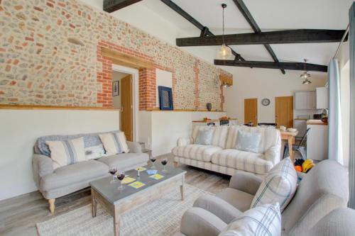 Edgefield House | Cozy Linnet Cottage: Pet & Child Friendly Retreat