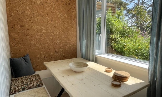 Lynton House | Idyllic Linnet Lodge: Gateway to Exmoor and Sea Views
