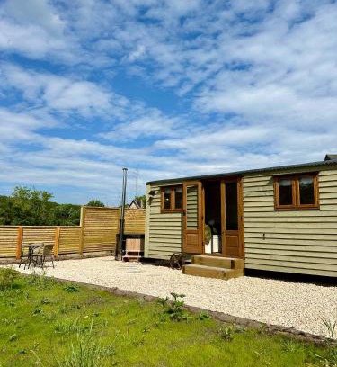 Mauchline Apartment | Discover Lintmill Lodges with Hot Tub & Pet-Friendly Comfort