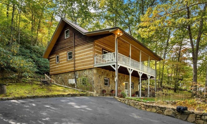 Frank House | Inviting Linville Mountain Hideaway with Pet-Friendly Amenities