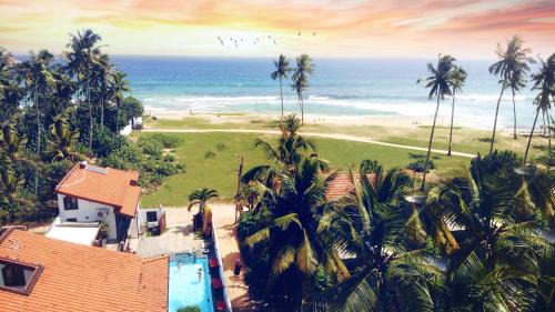 Weligama Hotel | Experience Lion's Rest: Oceanfront Bliss with Pool Access