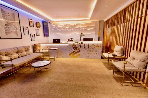 Parklands Hotel | Lion Villas