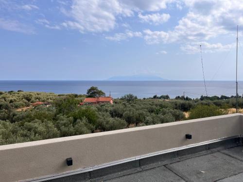 Makri House | Discover Liostasi House: Family-Friendly Retreat Awaits