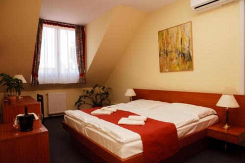 Szentgotthard Hotel | Relaxing Retreat at Lipa Hotel és Étterem with Spa & Dining