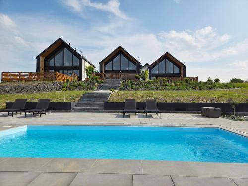 Limanowa Apartment | Pet-Friendly Lipowe Apartmenty with Hot Tub & Family Comfort