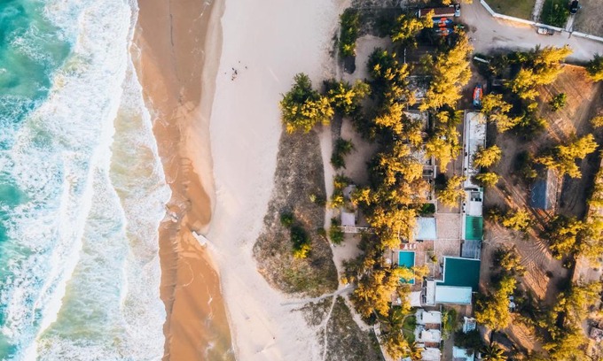 Tofo Bed & Breakfast | Experience Liquid Dive Adventures: Oceanfront Bliss Awaits