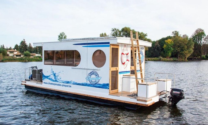 Priepert Boat Rental | Family-Friendly Retreat at Lisa Boot 2 with Pet Amenities