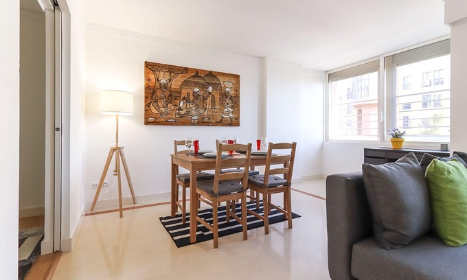 Lumiar Condo | Lisbon Flower 360º: Delightful Flat with Pool & Spa Amenities