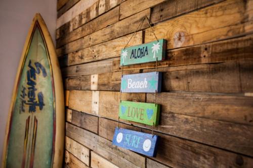 Pica Galo Bed & Breakfast | Ideal Lisbon Surf Villa with Ocean View & Pool Access
