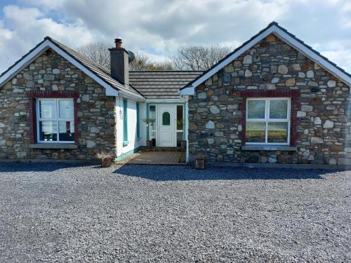 Ballinful House | Discover Lislary Cottage on Wild Atlantic Way - Pet Friendly!