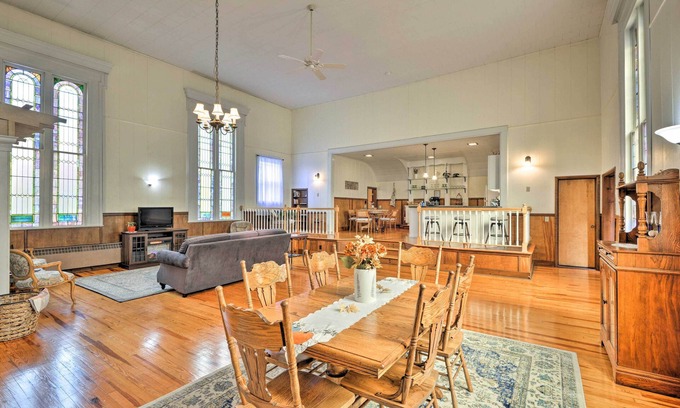 Lisle Apartment | Lisle Apartment: Cozy Fireplace & Beautiful Stained Glass