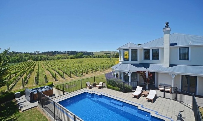 Martinborough House | Unforgettable Stay at Lismore House: Pool, Spa & More