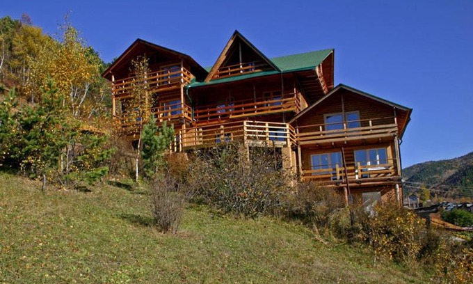 Listvyanka Resort | Pet-Friendly Listvyanka Chalet with Perfect 10/10 Rating