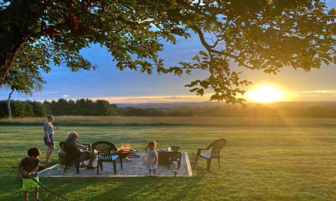 Litchfield Historic District House | Scenic Litchfield Hilltop Home with Breathtaking Views