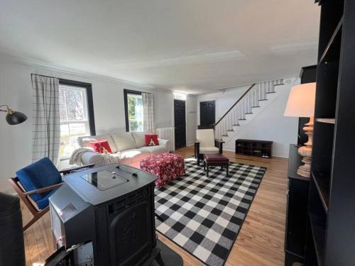 Litchfield Historic District House | Inviting Holiday Homes with Ocean Views in CT, USA
