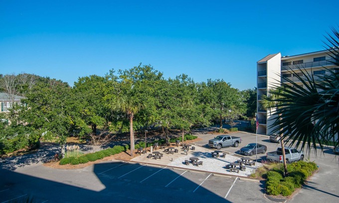 North Litchfield Beach Condo | Inviting Litchfield Retreat: Oceanfront Condo by the Beach
