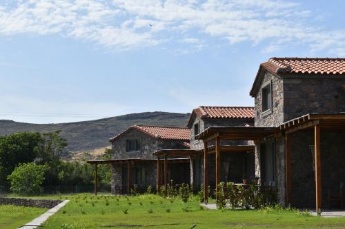 Eresos-Antissa Apartment | Family-Friendly Lithos Villas: 4-Star Gem with Top Reviews