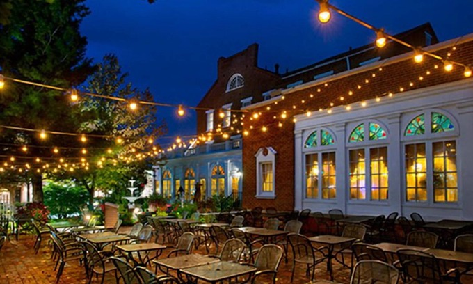Lititz Hotel | Eco-Friendly Retreat at Lititz Springs Inn - Rated 9.4/10